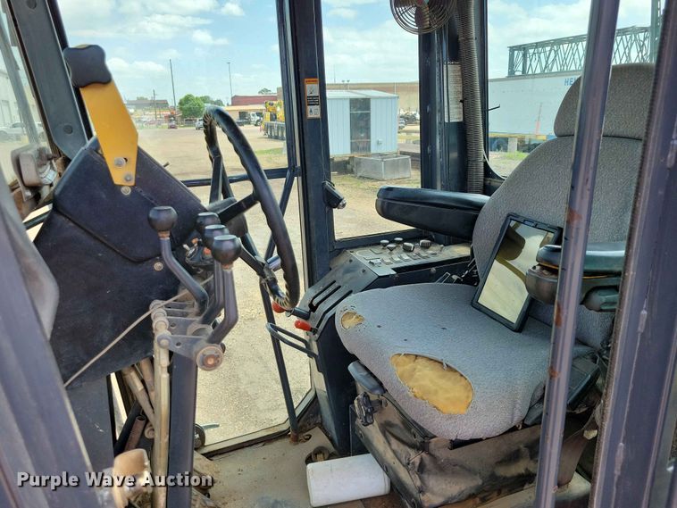 image for item EE1119 2005 John Deere 670CH Series II motor grader