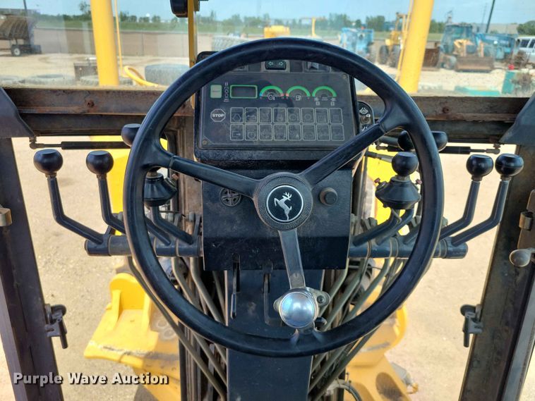 image for item EE1119 2005 John Deere 670CH Series II motor grader