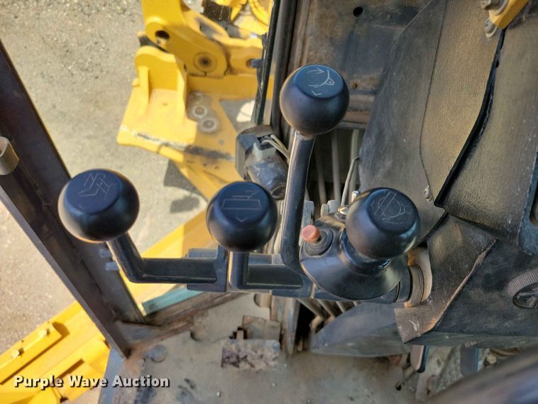 image for item EE1119 2005 John Deere 670CH Series II motor grader