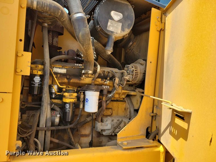 image for item EE1119 2005 John Deere 670CH Series II motor grader