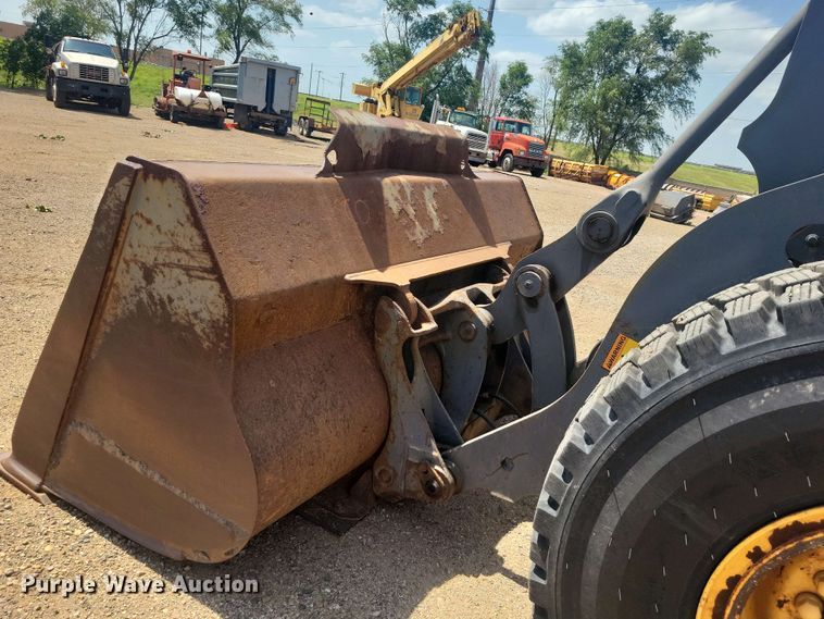 image for item EE1120 2010 Volvo L90F 