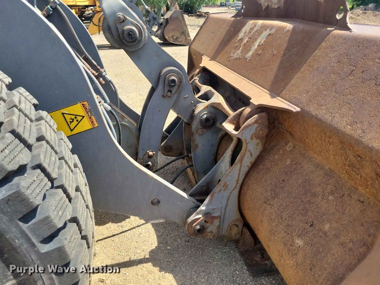 image for item EE1120 2010 Volvo L90F 