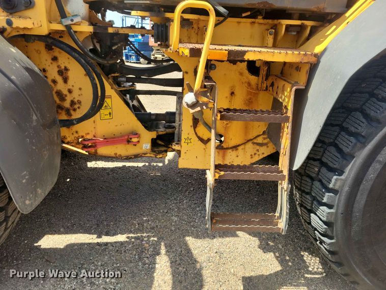 image for item EE1120 2010 Volvo L90F 