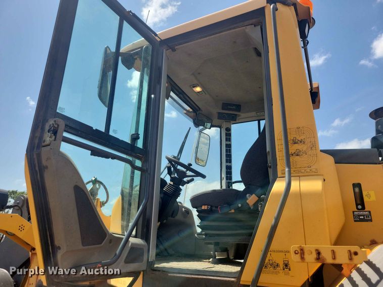 image for item EE1120 2010 Volvo L90F 