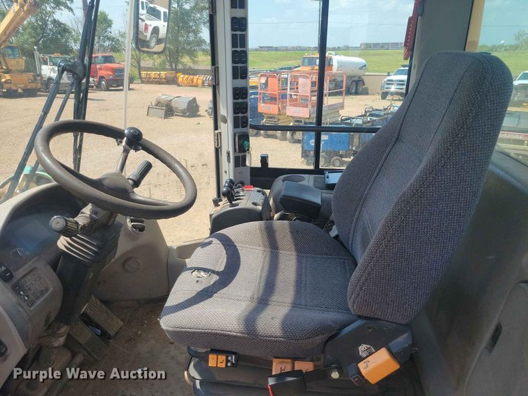 image for item EE1120 2010 Volvo L90F 