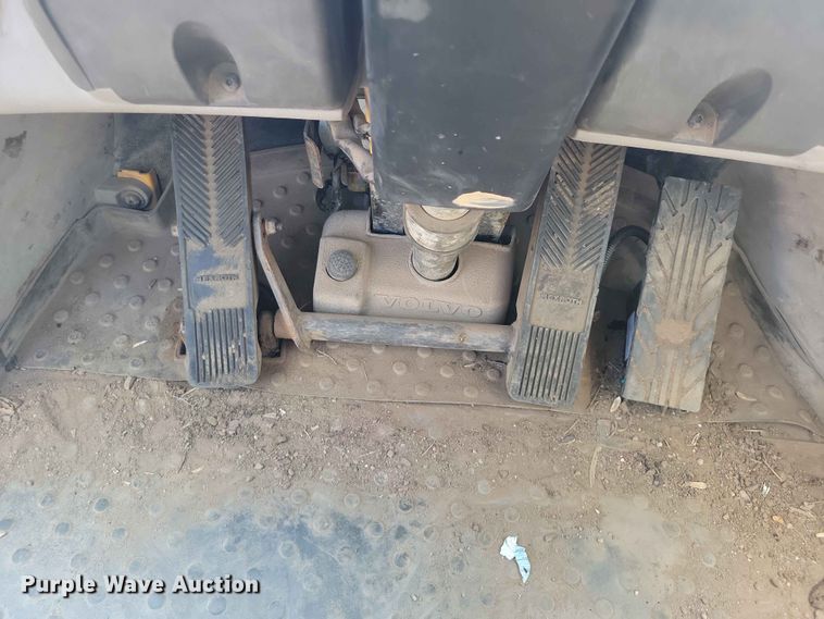 image for item EE1120 2010 Volvo L90F 