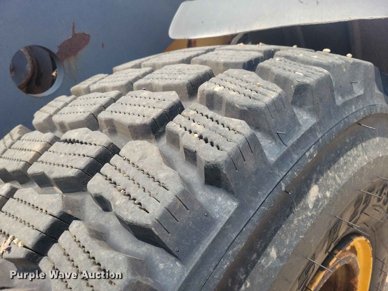 image for item EE1120 2010 Volvo L90F 