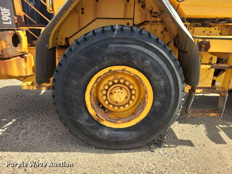 image for item EE1120 2010 Volvo L90F 