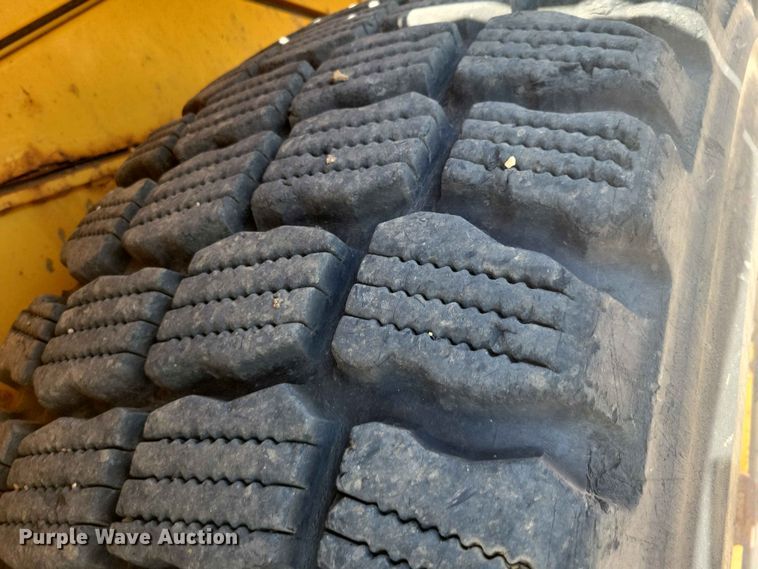 image for item EE1120 2010 Volvo L90F 