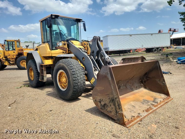 image for item EE1121 2009 Volvo L70F wheel loader