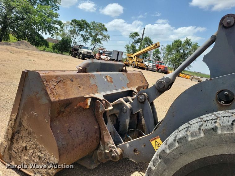 image for item EE1121 2009 Volvo L70F wheel loader