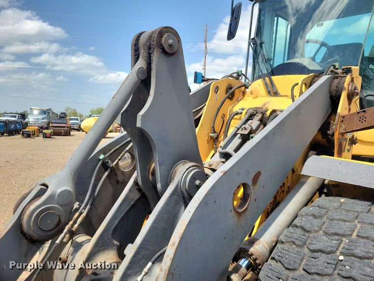 image for item EE1121 2009 Volvo L70F wheel loader