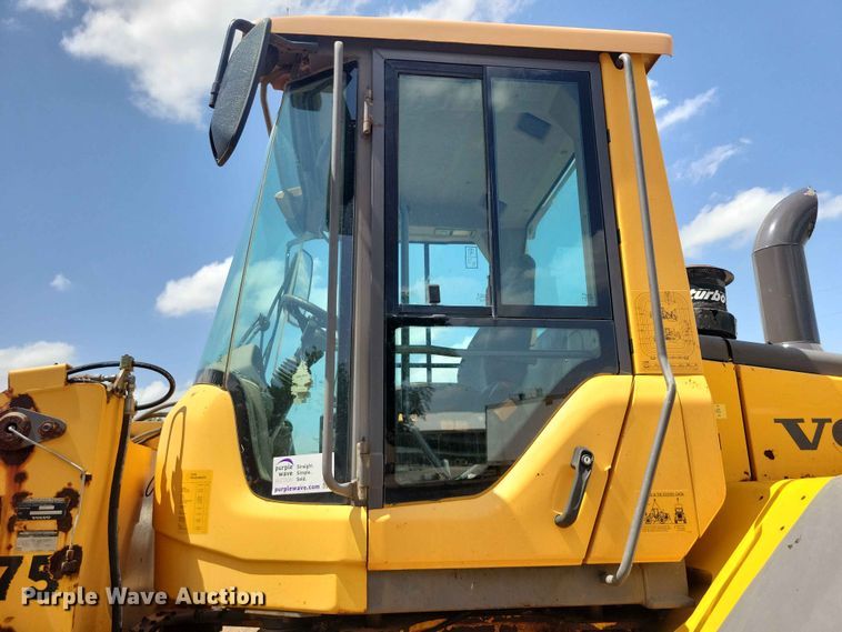 image for item EE1121 2009 Volvo L70F wheel loader