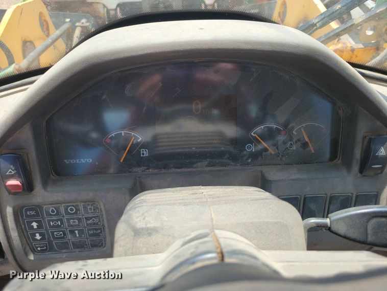 image for item EE1121 2009 Volvo L70F wheel loader