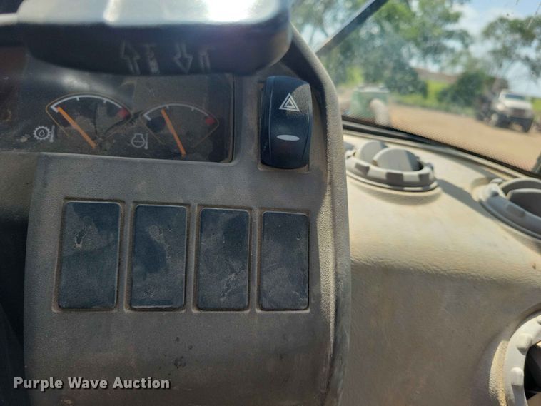 image for item EE1121 2009 Volvo L70F wheel loader
