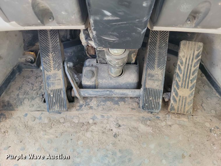 image for item EE1121 2009 Volvo L70F wheel loader