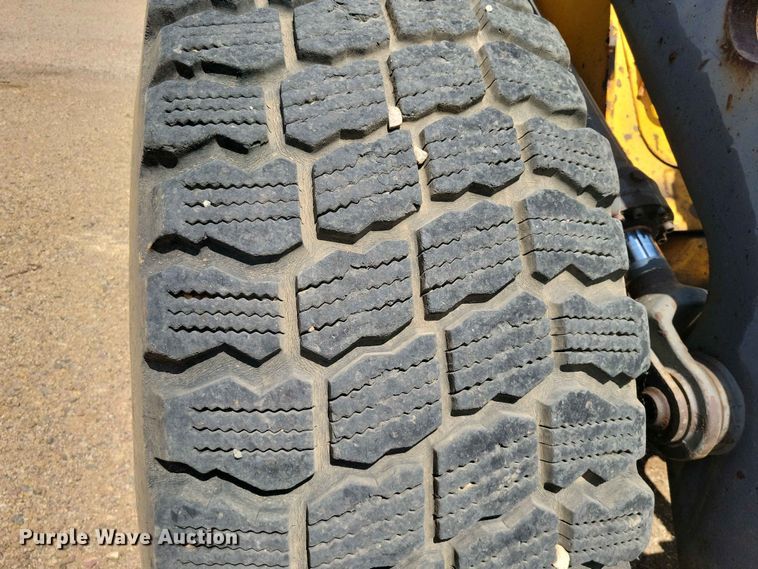 image for item EE1121 2009 Volvo L70F wheel loader