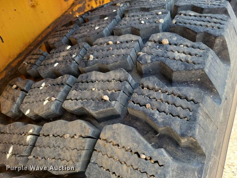 image for item EE1121 2009 Volvo L70F wheel loader