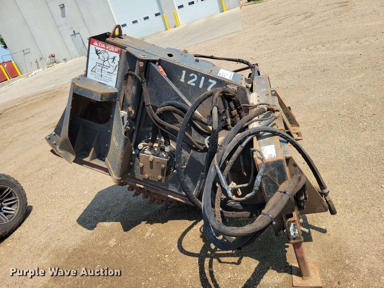 image for item EE1144 2011 Bobcat WS18 skid steer rock saw