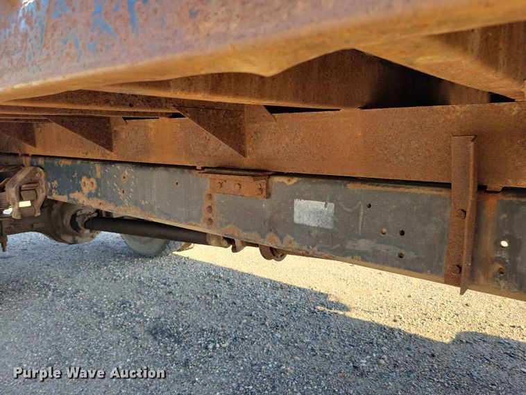 image for item EE1145 1995 Ford F700 dump flatbed truck