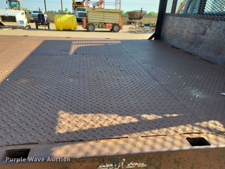 image for item EE1145 1995 Ford F700 dump flatbed truck