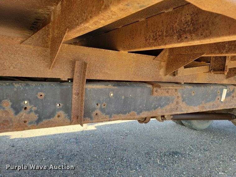 image for item EE1145 1995 Ford F700 dump flatbed truck