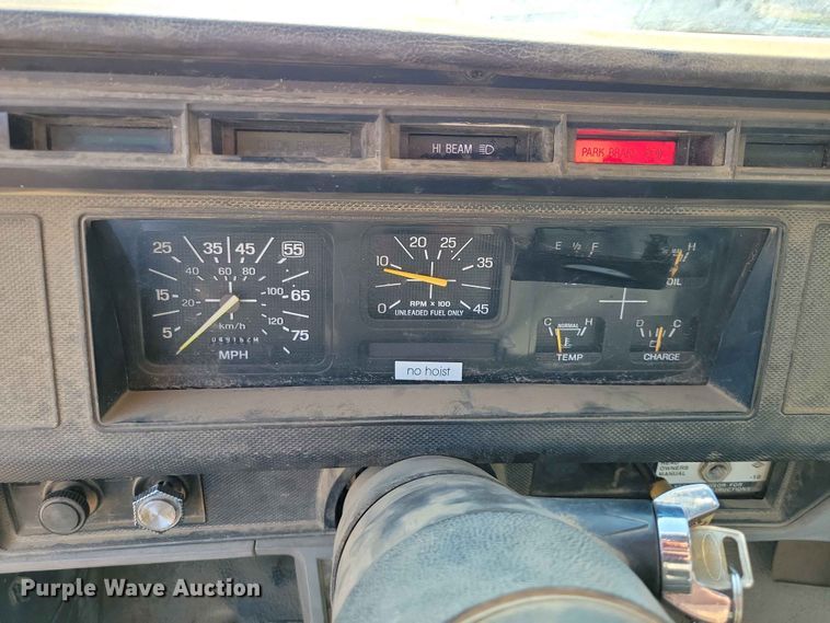 image for item EE1145 1995 Ford F700 dump flatbed truck