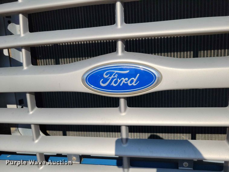 image for item EE1145 1995 Ford F700 dump flatbed truck
