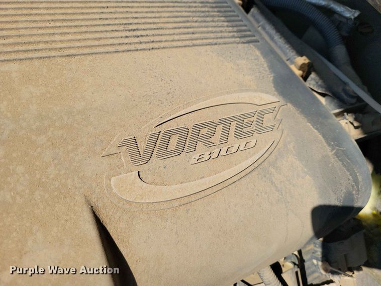image for item EE1147 2001 Chevrolet Silverado 3500 flatbed pickup truck