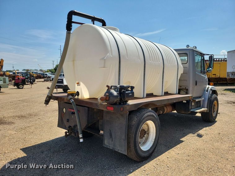 image for item EE1148 1999 Freightliner FL80 tank truck