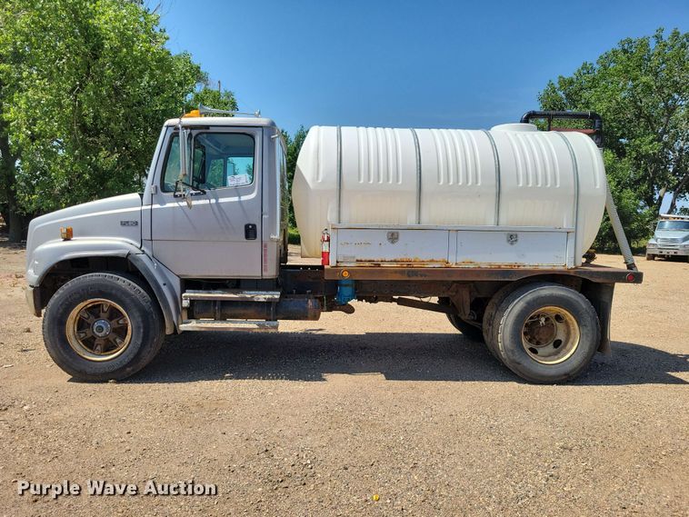 image for item EE1148 1999 Freightliner FL80 tank truck