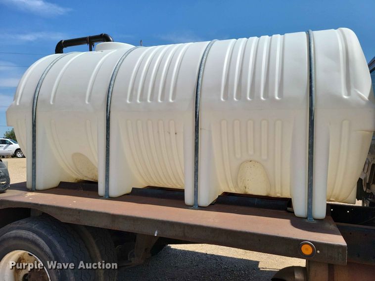 image for item EE1148 1999 Freightliner FL80 tank truck
