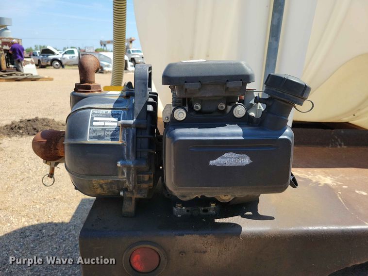 image for item EE1148 1999 Freightliner FL80 tank truck