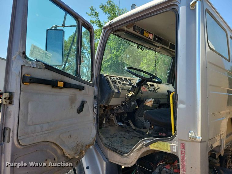 image for item EE1148 1999 Freightliner FL80 tank truck