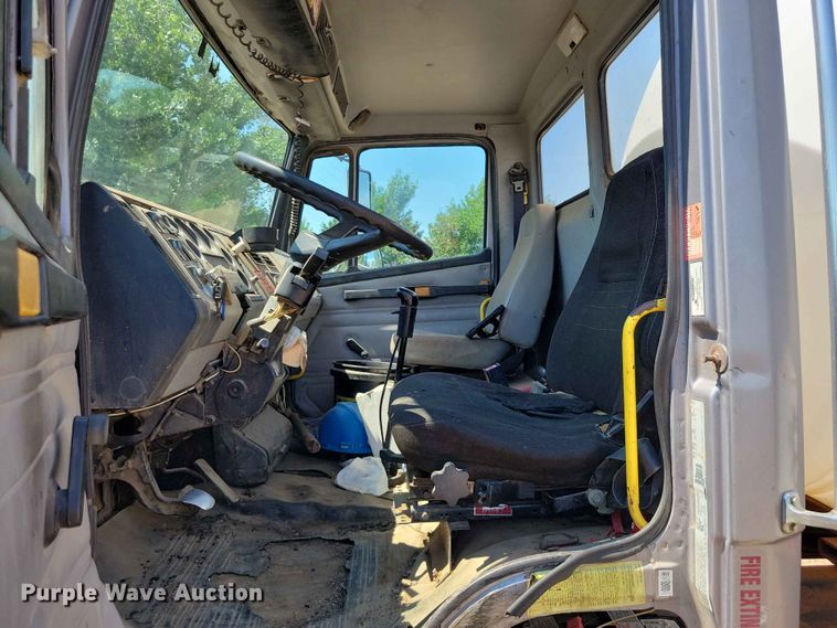 image for item EE1148 1999 Freightliner FL80 tank truck