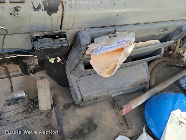 image for item EE1148 1999 Freightliner FL80 tank truck