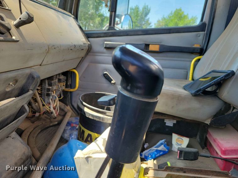 image for item EE1148 1999 Freightliner FL80 tank truck