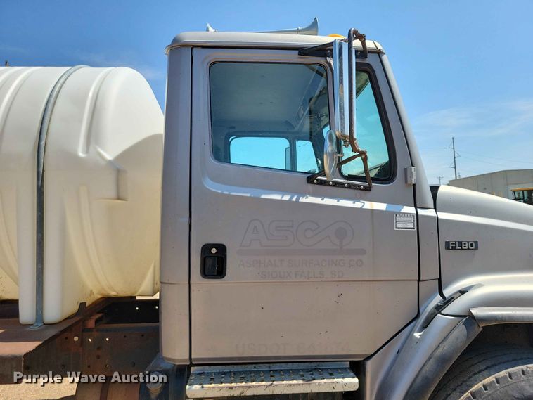 image for item EE1148 1999 Freightliner FL80 tank truck
