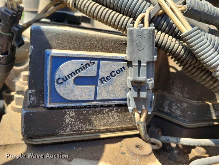 image for item EE1148 1999 Freightliner FL80 tank truck