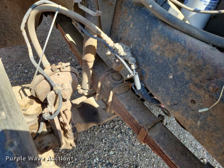 image for item EE1148 1999 Freightliner FL80 tank truck