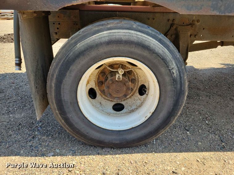 image for item EE1148 1999 Freightliner FL80 tank truck