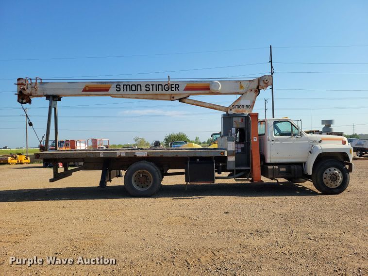 image for item EE1149 1989 Ford F800 crane truck