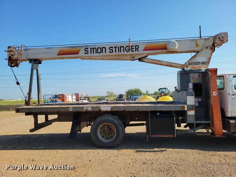 image for item EE1149 1989 Ford F800 crane truck