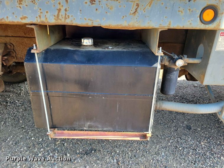 image for item EE1149 1989 Ford F800 crane truck