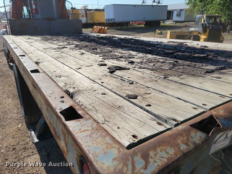 image for item EE1149 1989 Ford F800 crane truck