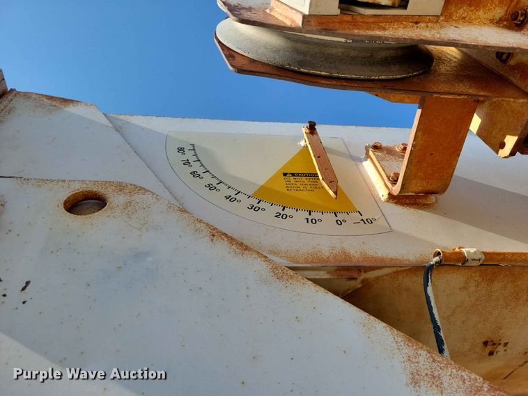 image for item EE1149 1989 Ford F800 crane truck