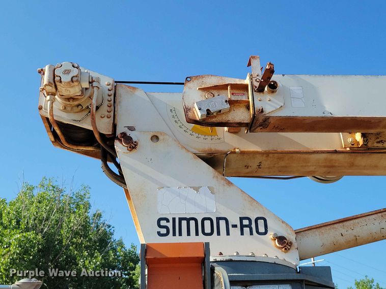 image for item EE1149 1989 Ford F800 crane truck