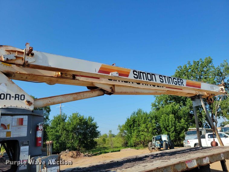 image for item EE1149 1989 Ford F800 crane truck
