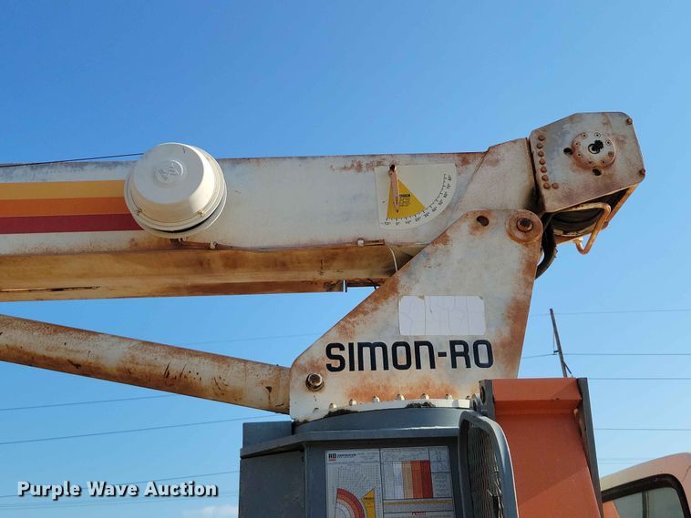 image for item EE1149 1989 Ford F800 crane truck