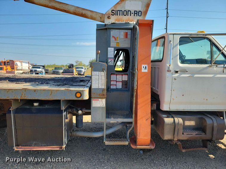 image for item EE1149 1989 Ford F800 crane truck